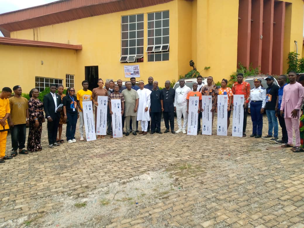 Oko Poly alumnus gives scholarship to 10 indigent students of alma mater 