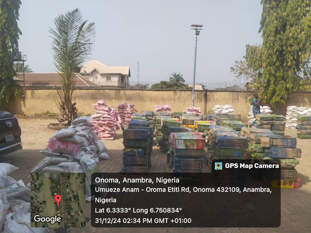 Christmas: Anambra lawmaker, Hon Anekwe distributes 3,000 bags of 10kg rice, farming tools, 900 bags of fertilizers to constituents