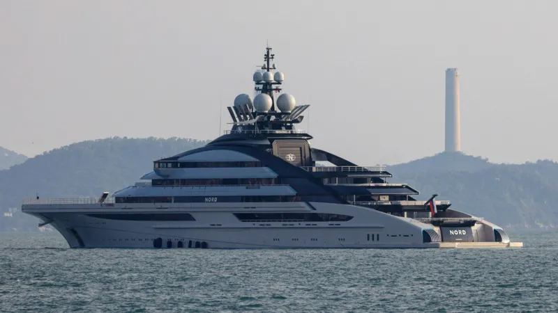 Superyacht linked to Russian billionaire sails through Strait of Hormuz amid tensions