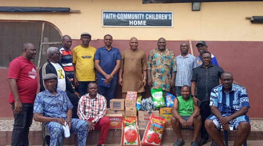 Anambra orphanage erupts in Joy as Anglican fathers donate food items, cash to children